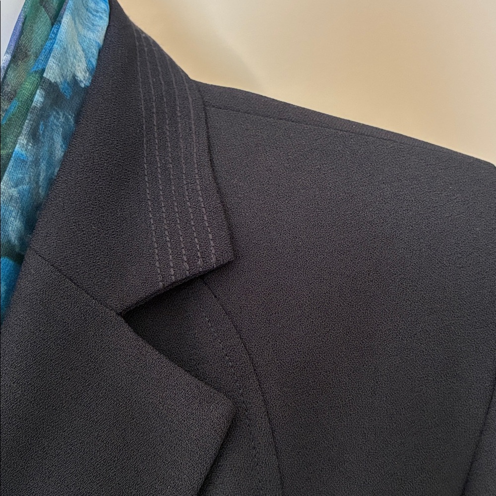 Laura Studio Petites Navy Blazer; Stitching Detail on Collar; Lined; Size: 12P - Picture 3 of 10